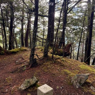 雨池山 到着です。