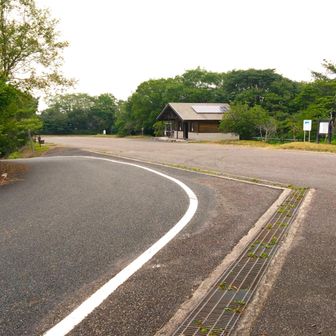 今回は麓から走って登りましたが、
次は、日の出☀や夕焼け🌄の時間にあわせ、車で登山口🅿️まで来て、山歩しよう！
大空を彩る自然美に感動しながら✨️ (^^)


拙文にお付き合いいただき、
ありがとうございます m(_ _)m
