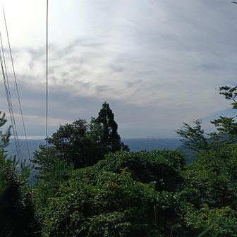 まだロープウェイ動いてない