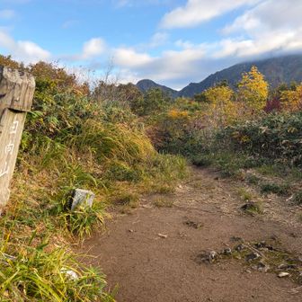 日向山山頂には雨量計測所あり