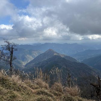 北岳から見えた山。かっこよかったから撮ってみた。