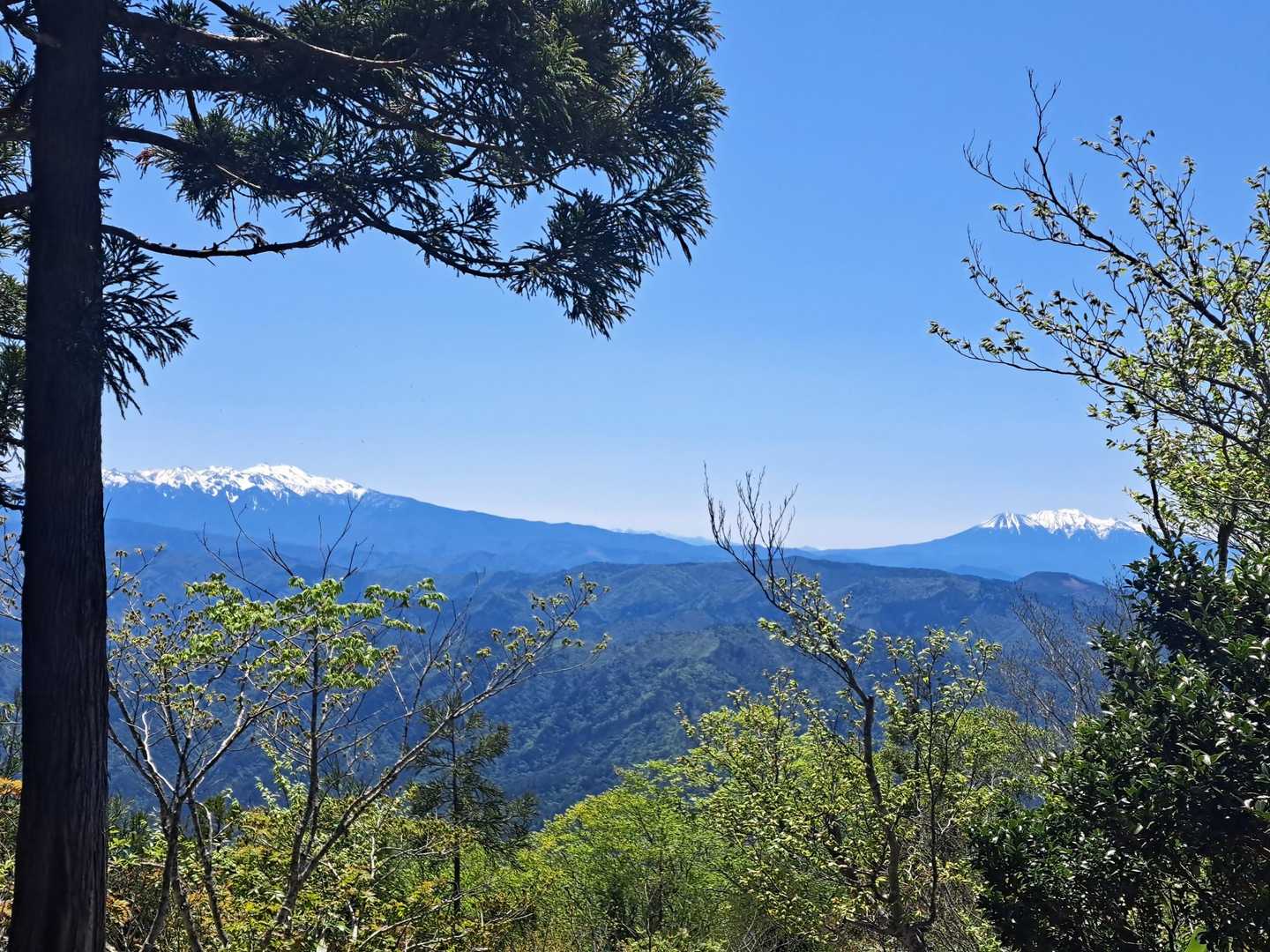 ←乗鞍岳に御嶽山→