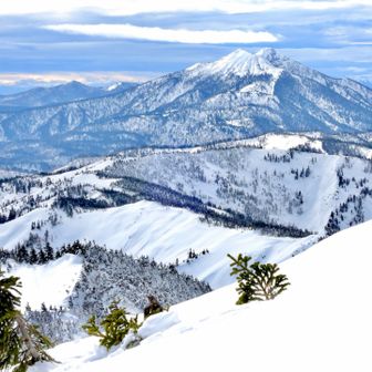 山頂でこれを見ながらランチ。
多分気温はプラスなので、
素手で大丈夫でした。