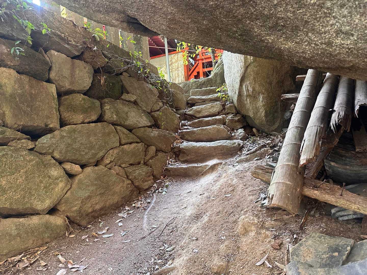 八天神社登山口-土器山-猿岳-腰巻山-大峠-金立山-金立神 縦走コースの写真