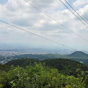 右方面に甲山