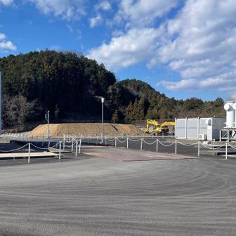 奥井戸神山は変電所の敷地内のようです。