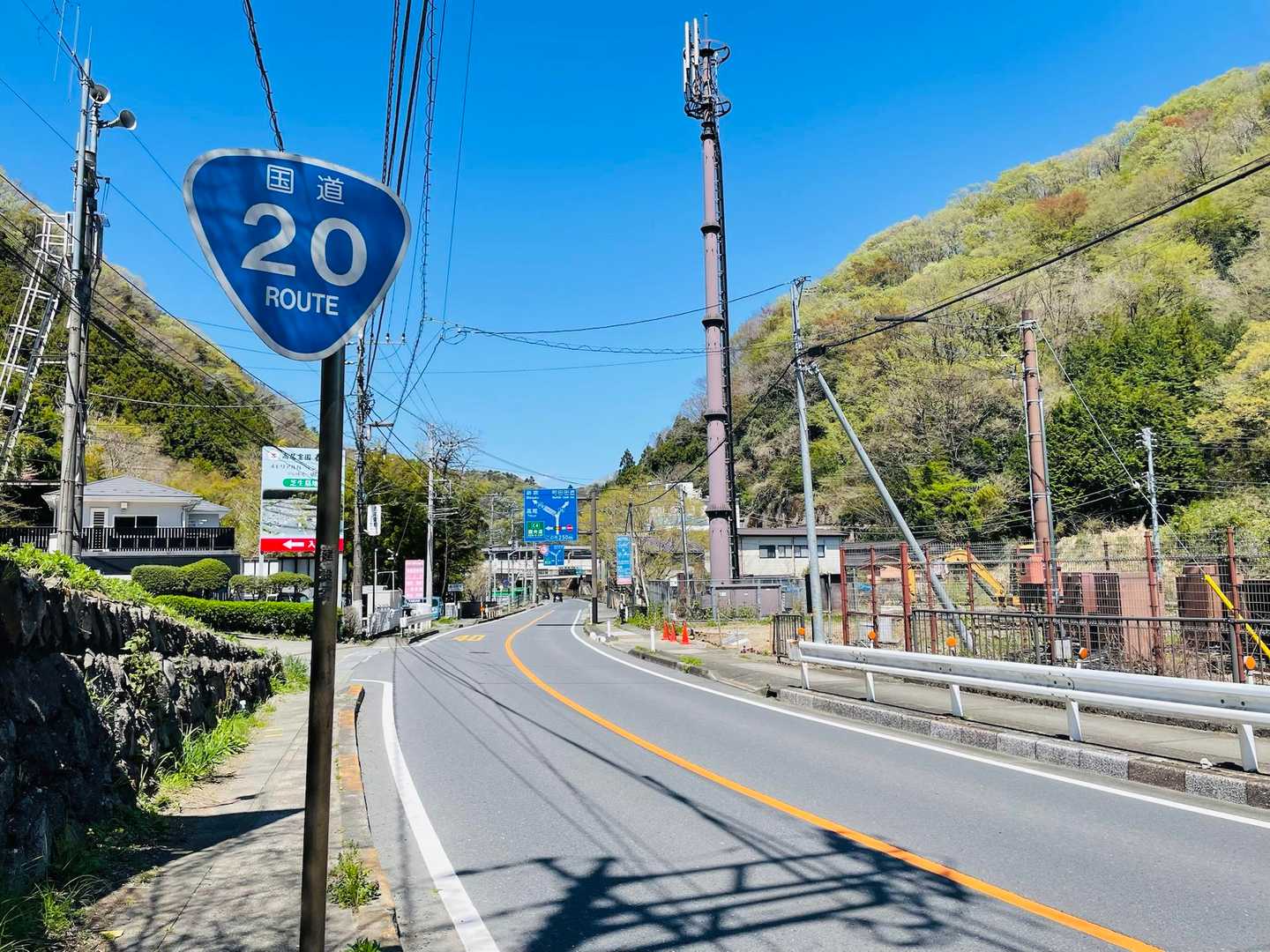 最後は国道20号をひたすら歩いて