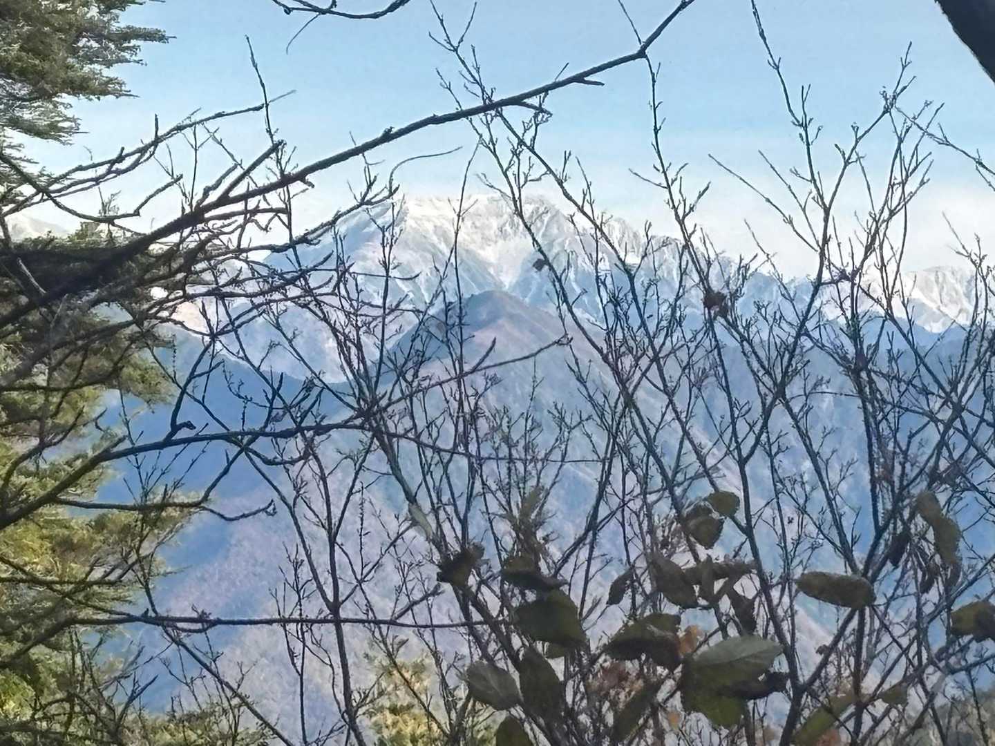 聖岳は真っ白☃️3.000m級は冬モード突入