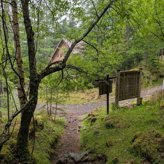 ２時間近く歩いて、ようやく美濃戸山荘に到着