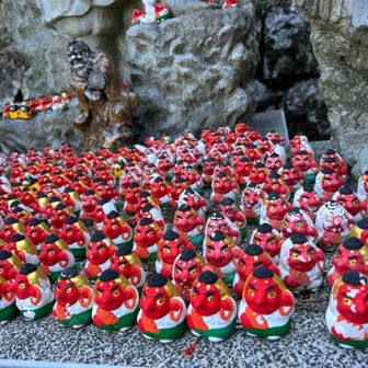 おみくじの入れ物らしいですね。かわいいです😍