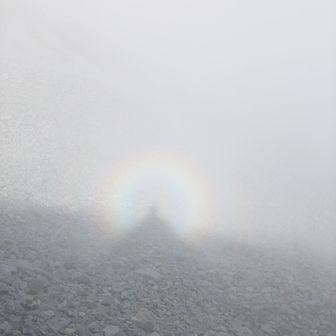 初めてブロッケン見れた！
しかも、出たり消えたりいろんなパターンのが見れてラッキー✨