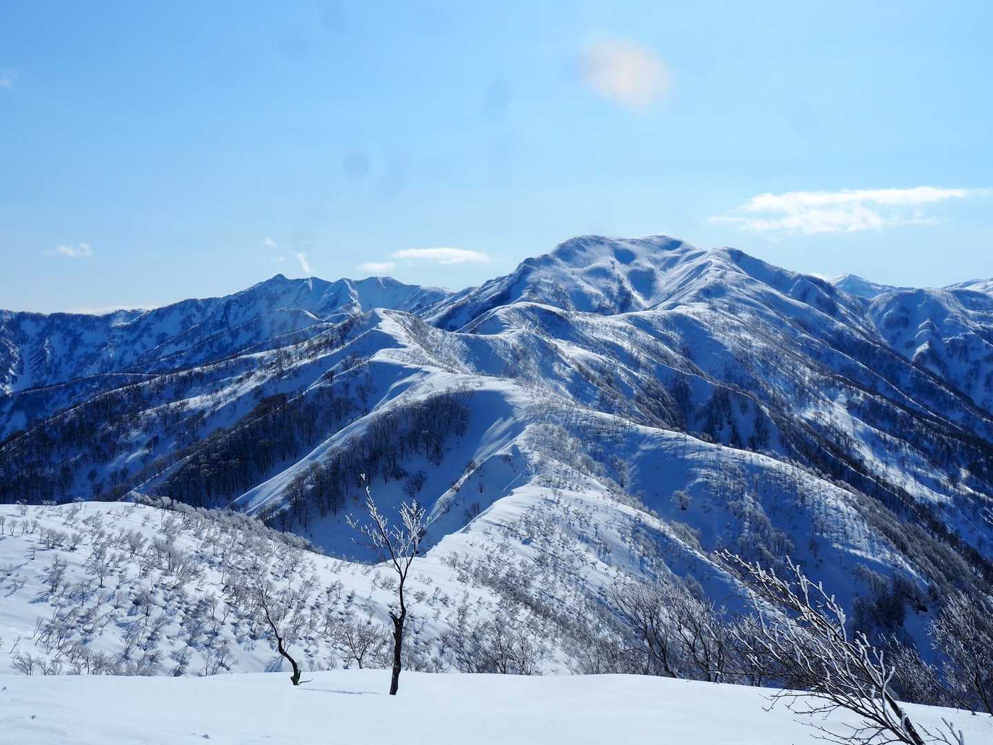 もう一度初雪山🏔
こんな景色見て午後から嵐になると思います、皆さん⁉️