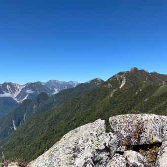 東沢岳山頂