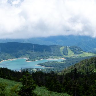 登りはガスって見えなかったが湖がみえる

カッサ湖(田代湖