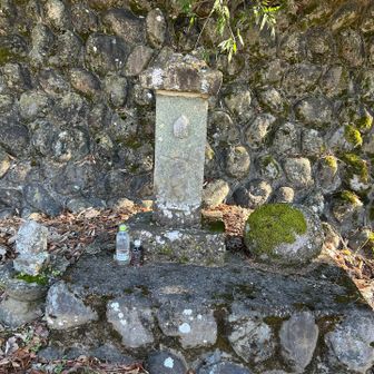 青根の庚申塔。