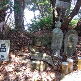 優しいお顔のお地蔵さん
ナムナムします