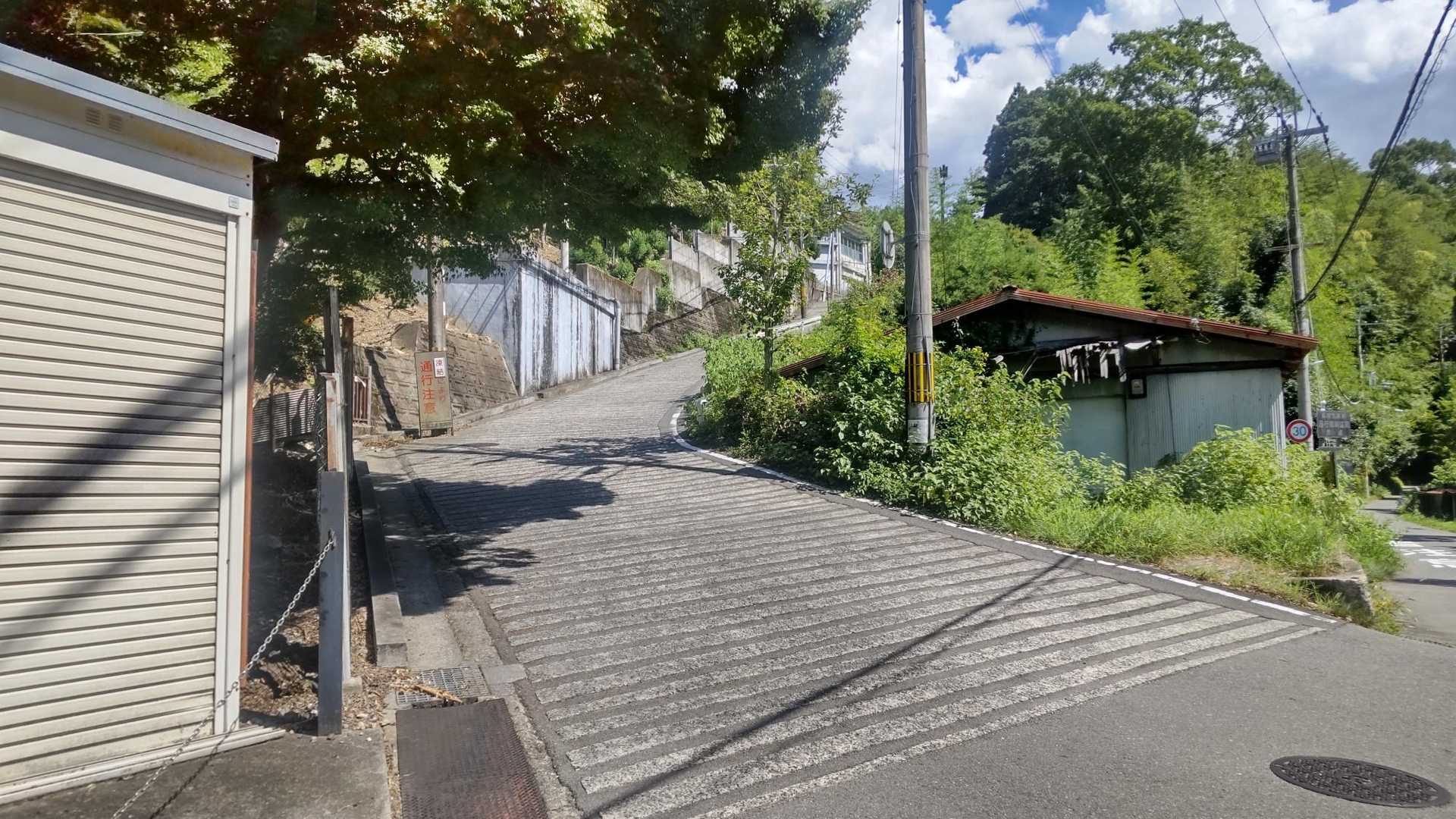 いざ、千束坂登りに突入。楽々クリア。