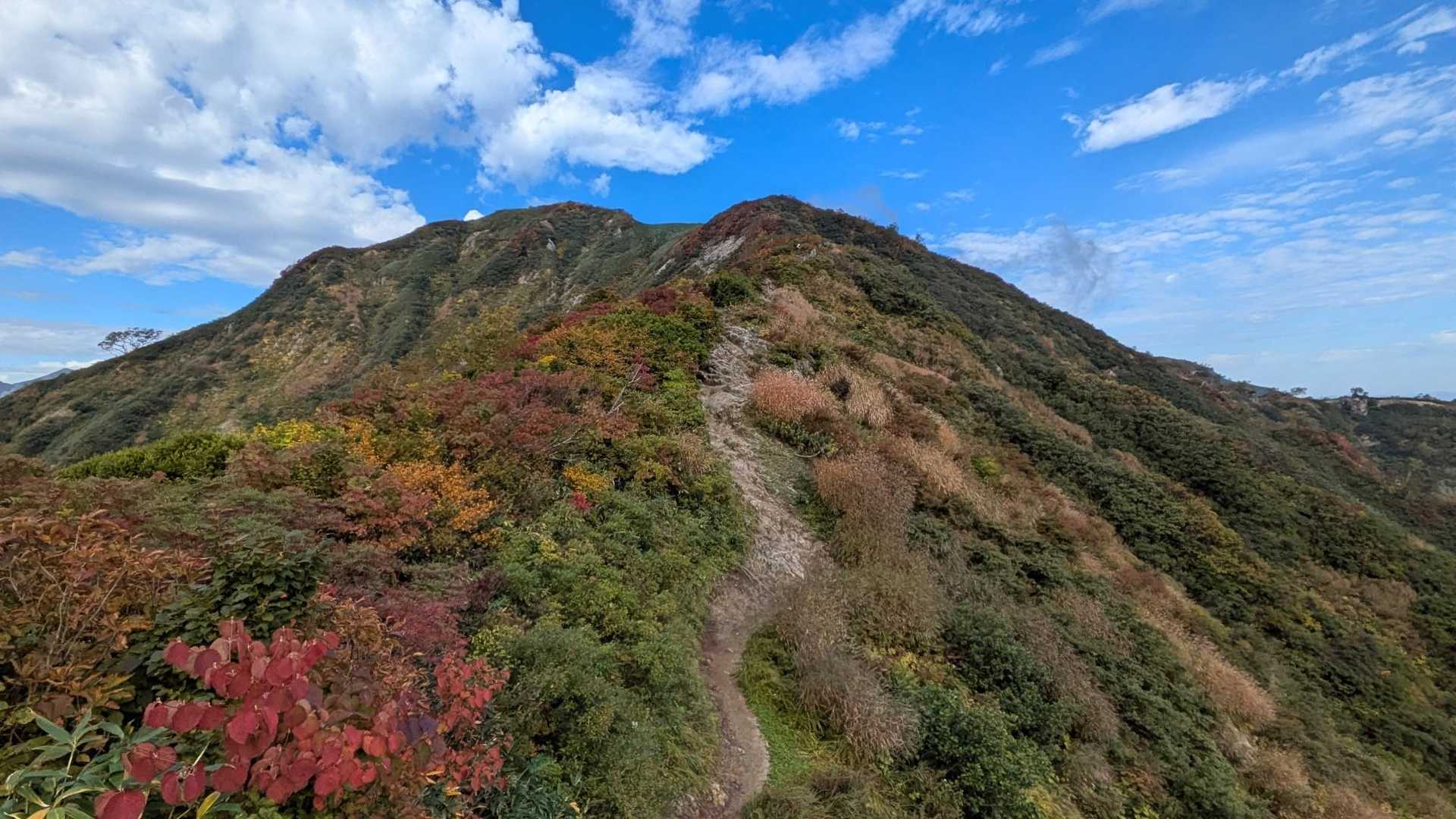 飯豊山神社-草履塚-三国岳-剣ヶ峰-横峰-御沢登山口 縦走コースの写真