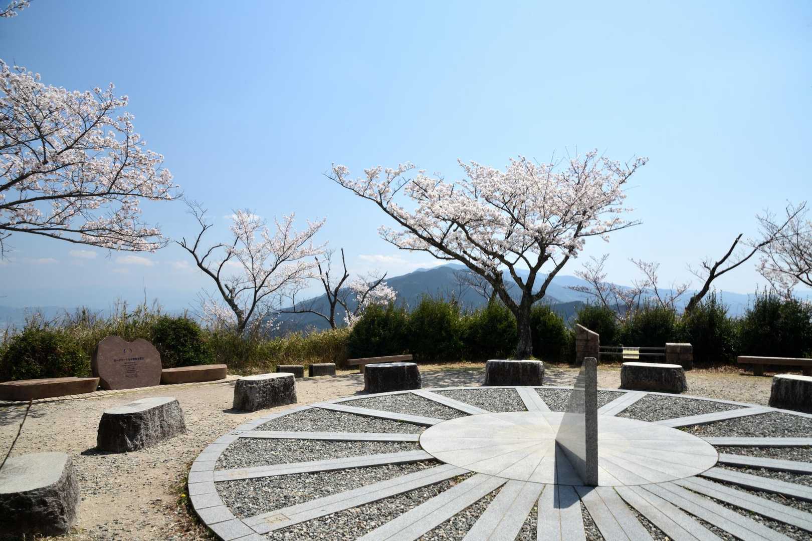 山のおもてなし｜二上山・大和葛城山ダイヤモンドトレール縦走（１泊２日）の写真