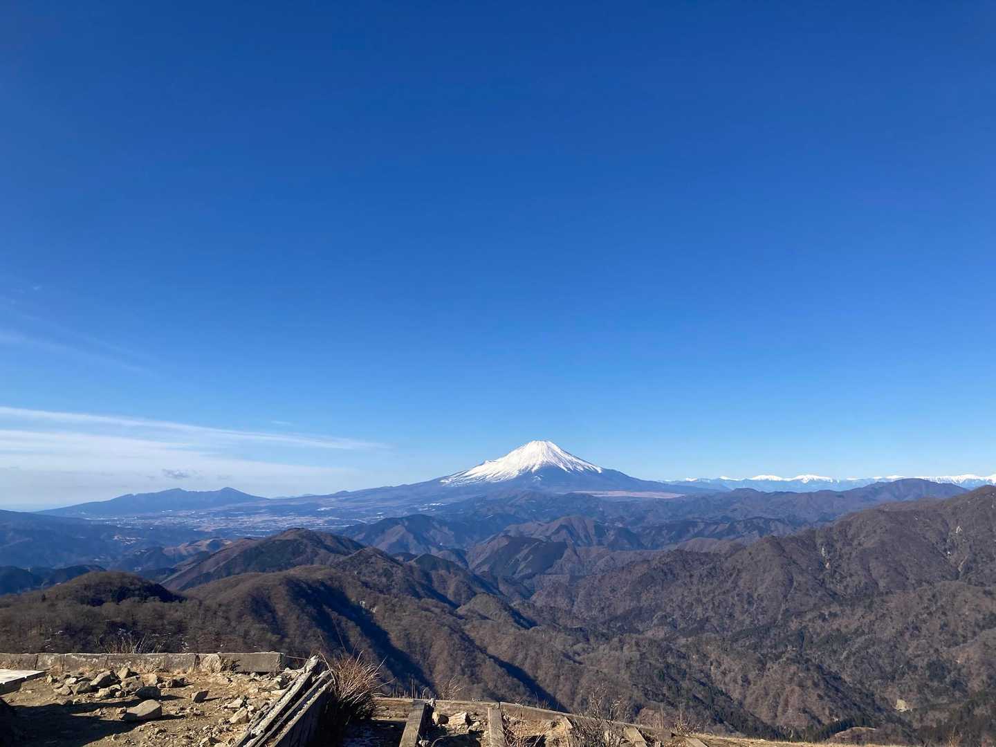 寄バス停-櫟山-栗ノ木洞-後沢乗越-鍋割山-小丸-花立ノ頭 縦走コースの写真
