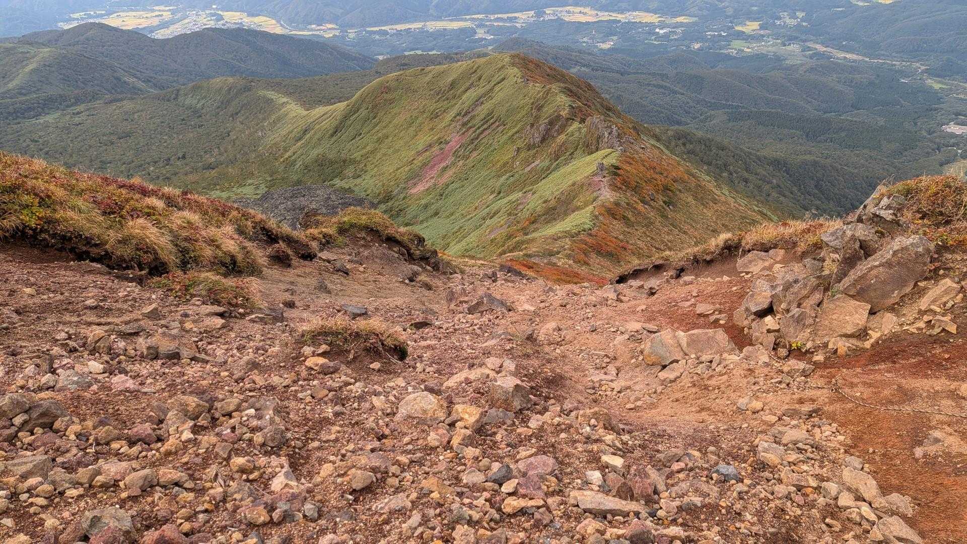下山します👣
こっち側はザレザレしてるので慎重に✊