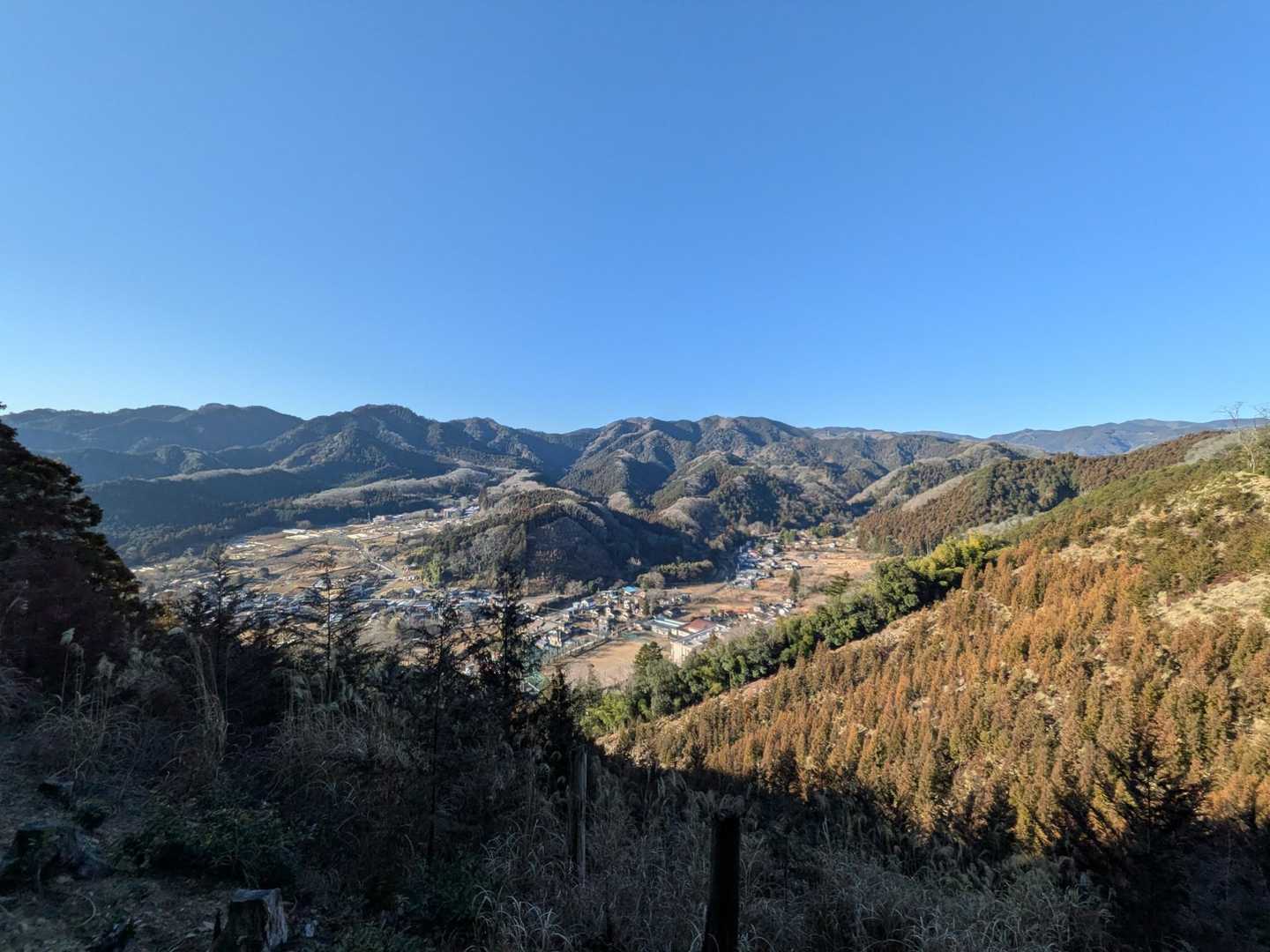 北高尾、陣馬山🐴までを臨む