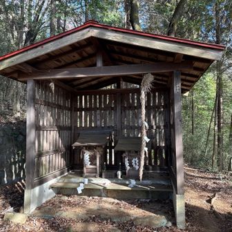 八重山駐車場着！
ここにも神様が祀られてました。
