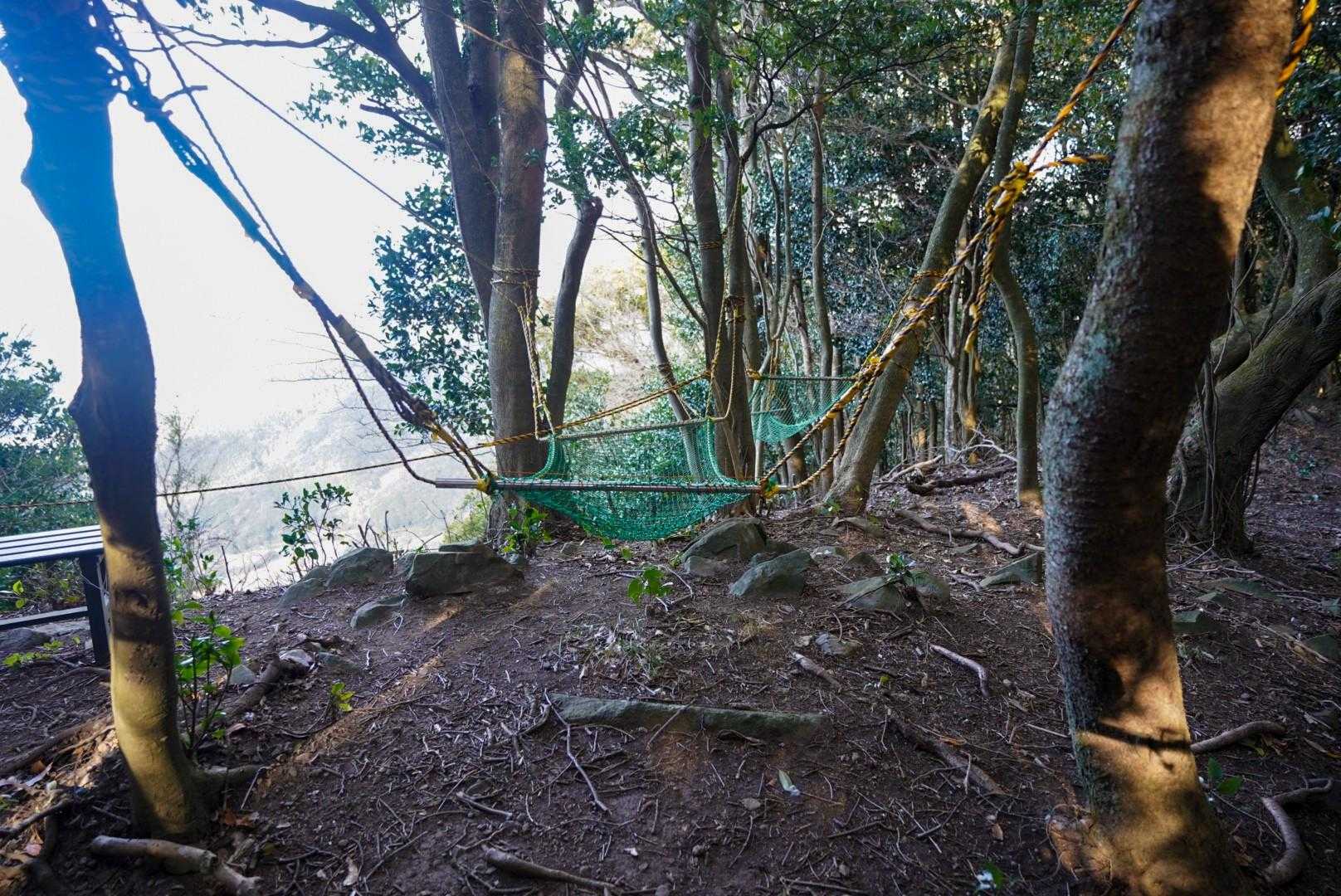登る時には何故か気づかなかった
寒くなかったら寝そべりたかった