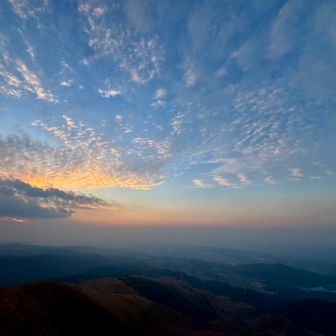 こんな景色もいいもんだ…夕焼けと青空