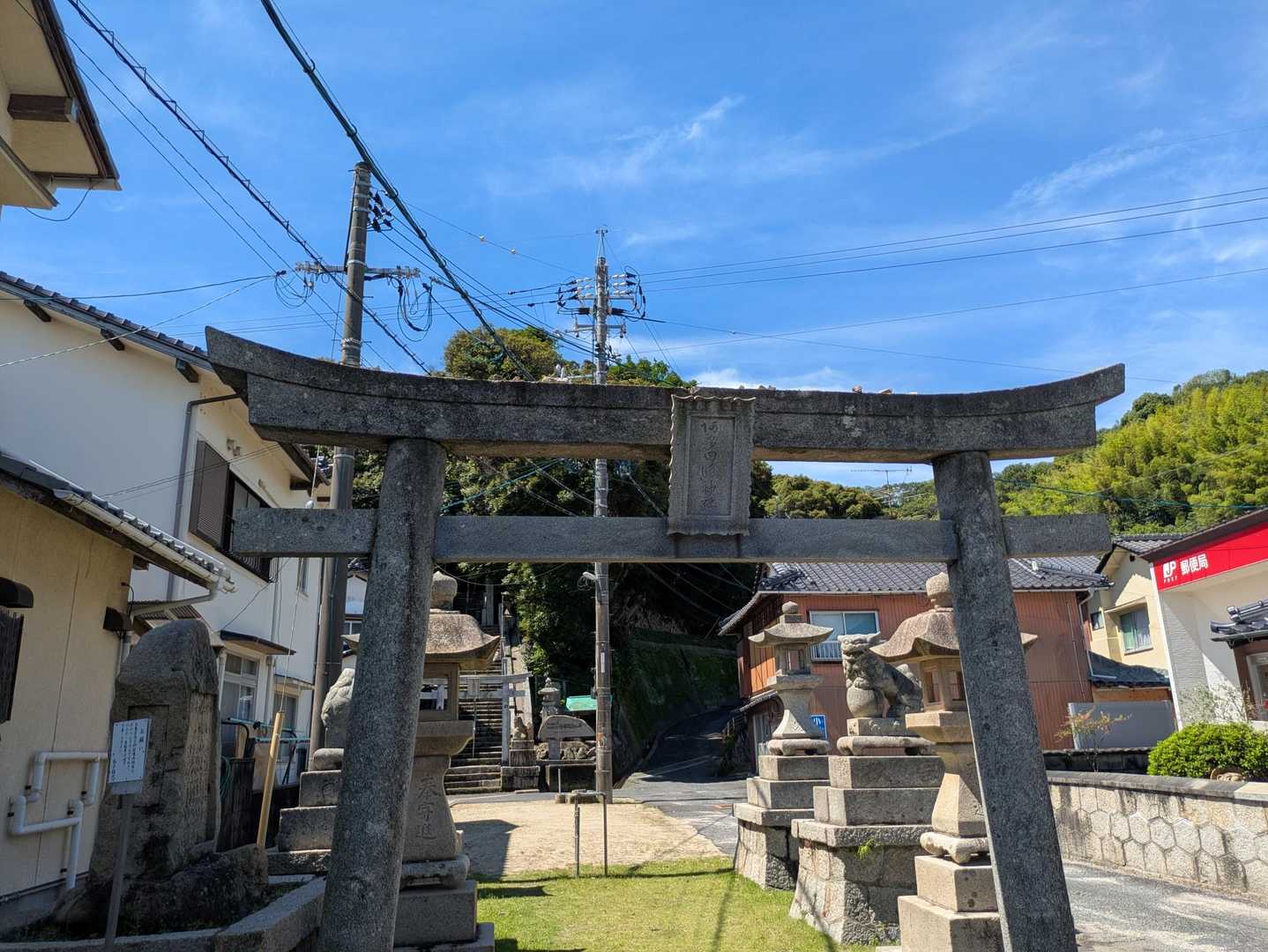 こちらの鳥居⛩️横の道から…