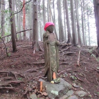 日向越（雷峠）の大きなお地蔵さん