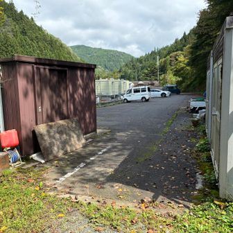 裏口から侵入😅