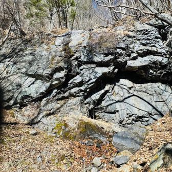 滝はまだ凍ってません
暖かくて水💧垂れてた