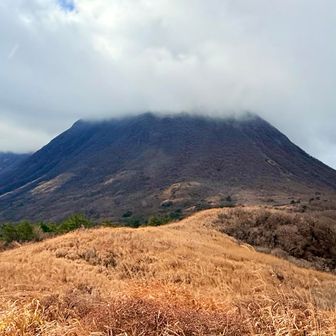 雲被りの三俣山☁️