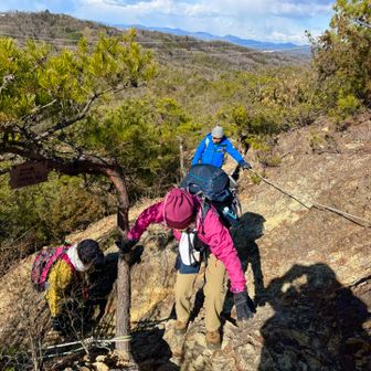 眺めのいい所まで上がってきました