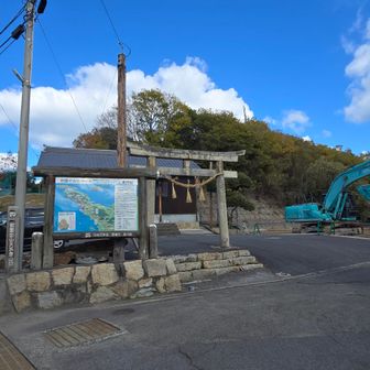 車止めるところはいっぱいあるんだけどきっと止めちゃいけないところ…