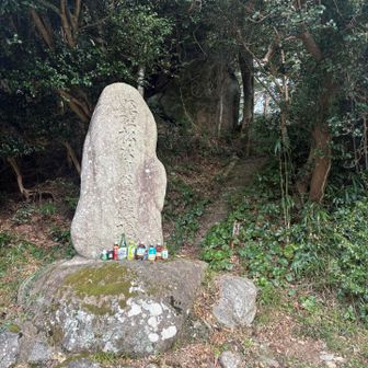 弘法大師の巨石の祠