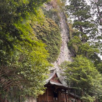 玉屋神社⛩️
ここでも無事の帰還をお願い
(人>ω・*)ｵﾈｶﾞｲｼﾏｽ♪