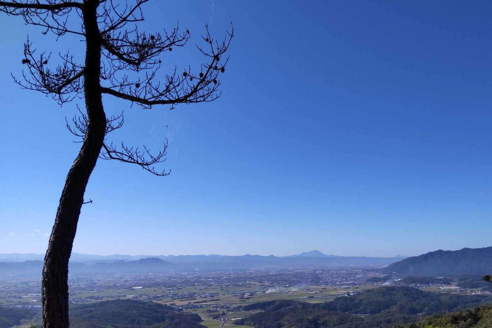 そのまんま真っ青の空に三瓶山…
