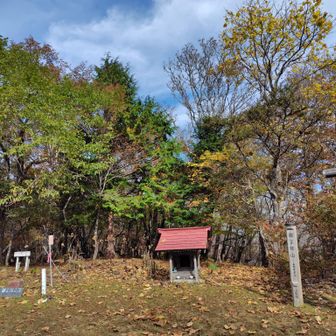 御正体権現がまつられている。”正体”と”権現”は相互に相容れない概念らしいのに不思議。