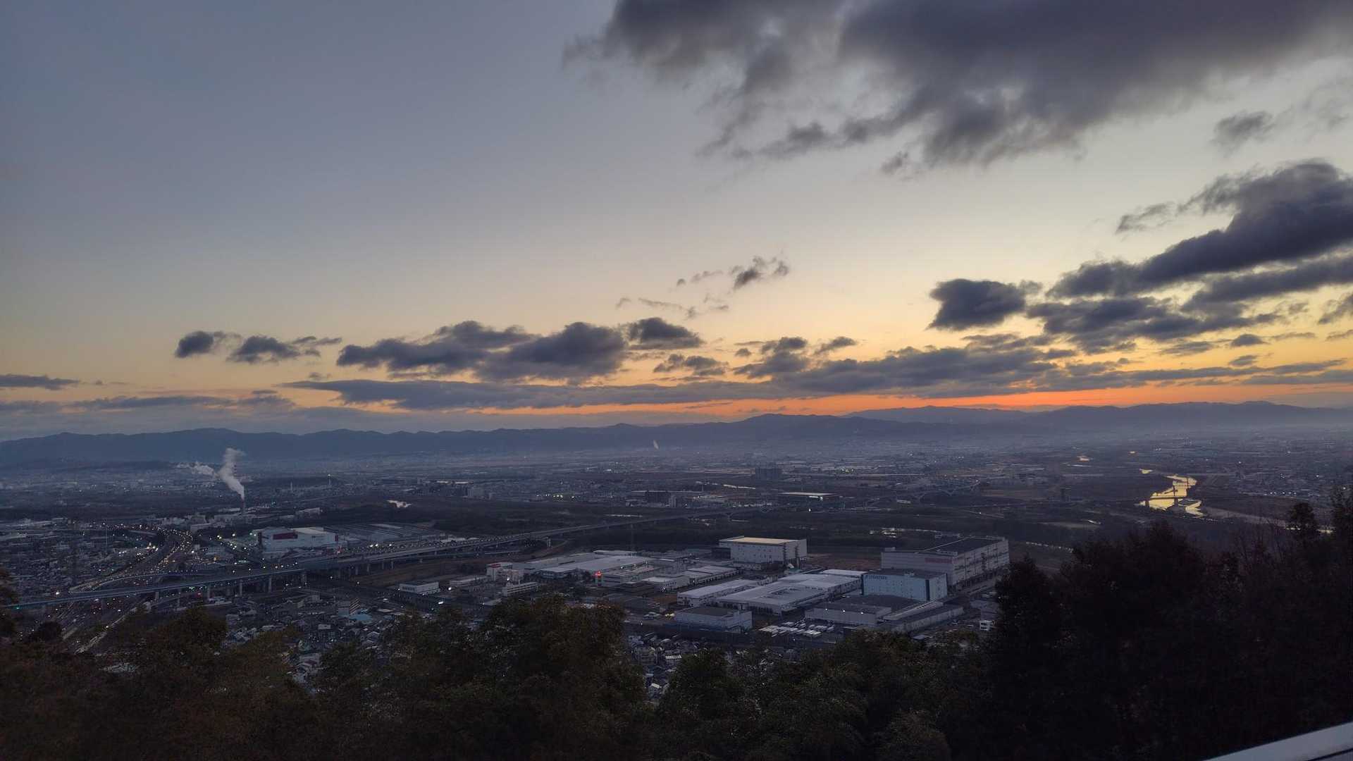 展望台からの景色
日の出まであと10分くらいかな
進みます