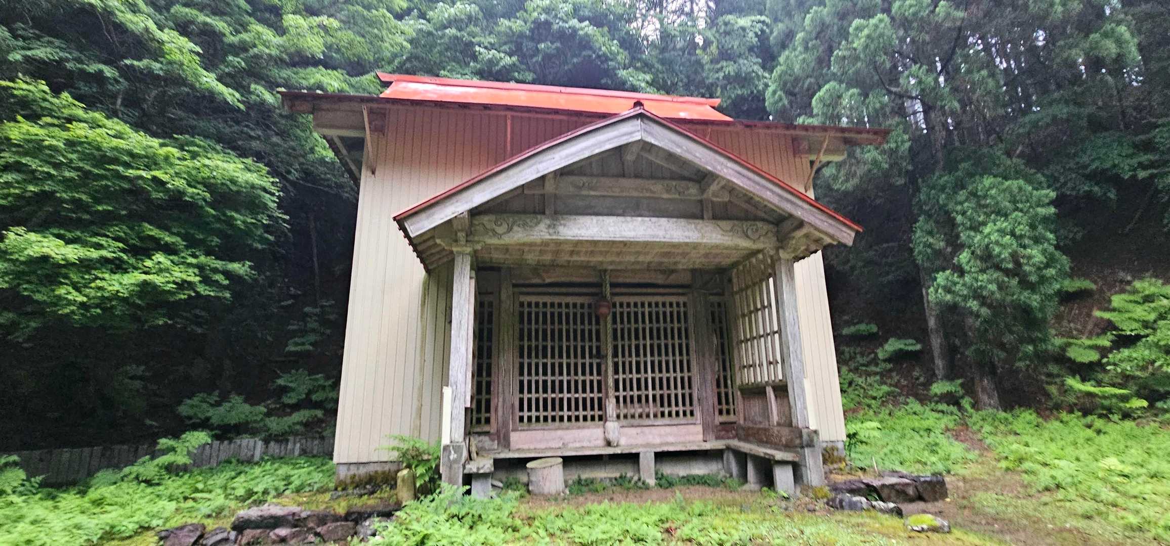 謎の神社にて🙏