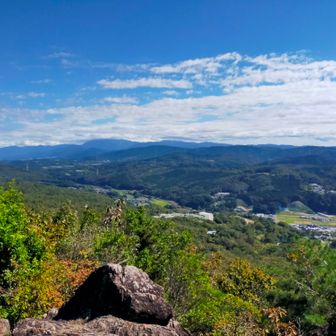 恵那山も雲の中。ここで昼食。