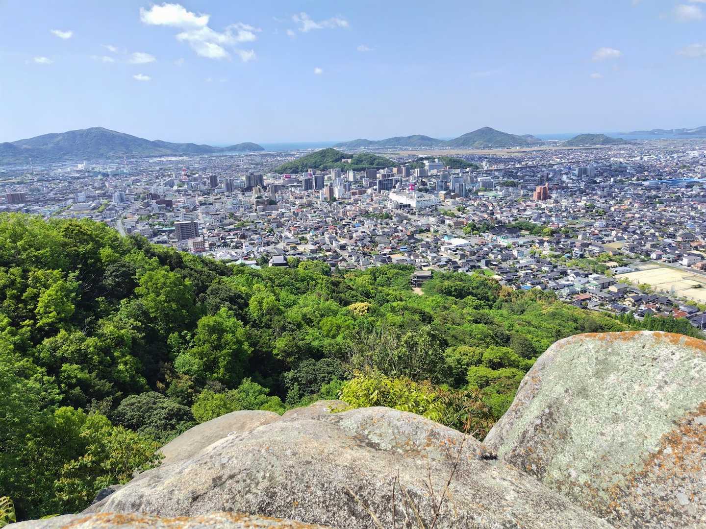 岩巡り登山道入口-正面登山道入口-天神山-忠魂碑登山道入口 周回コースの写真