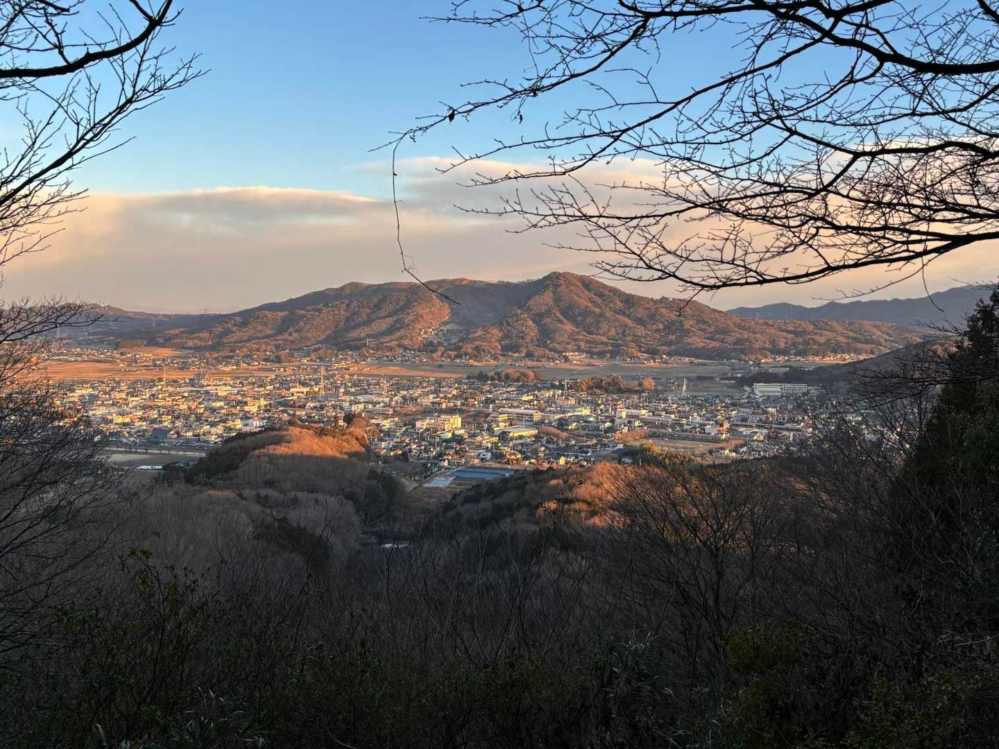 良い眺め。以前登った雨巻山でしょうか。