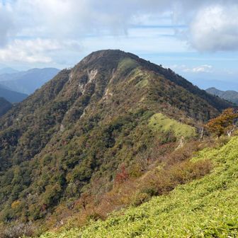 不動ノ峰を過ぎると蛭ヶ岳が目の前に迫って来ます✨

妻よもう少しだ、頑張れ💪