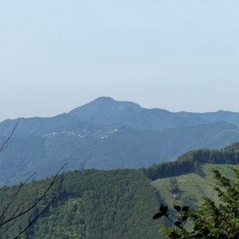 御岳山をズーム