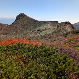 1900m峰から望む朝日岳