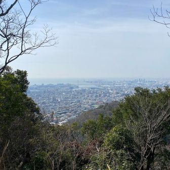 息子くんを先生方にお預けして、ソロ登山です。
城山・鷹尾山ルートは久しぶり。
