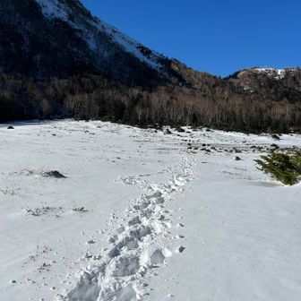 五色沼の湖畔へ😀
